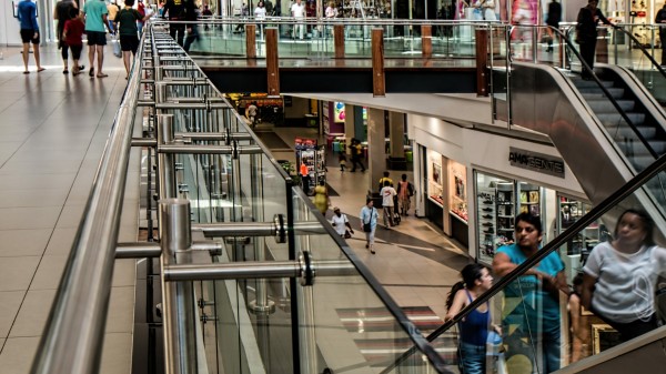 В Петербурге выставили на продажу 50% доли в ТРЦ LeoMall В Петербурге выставили на продажу 50% доли в ТРЦ LeoMall