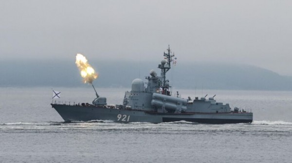 Путин поблагодарил музыкантов из КНР за участие в параде в день ВМФ в Петербурге