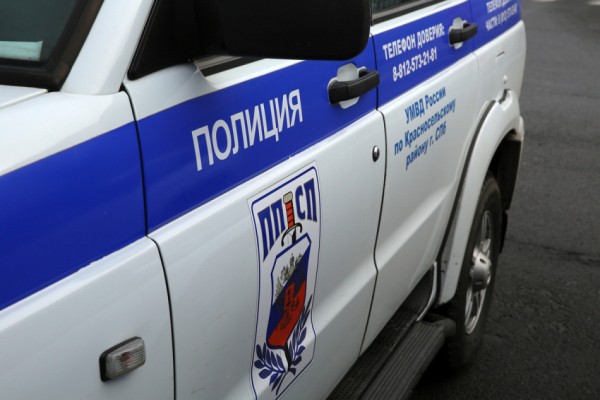 Ребёнка в синяках и ссадинах нашли у метро «Международная» Ребёнка в синяках и ссадинах нашли у метро «Международная»