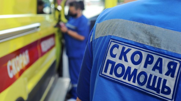 Двое мужчин пострадали при пожаре на складе в Московском районе Петербурга