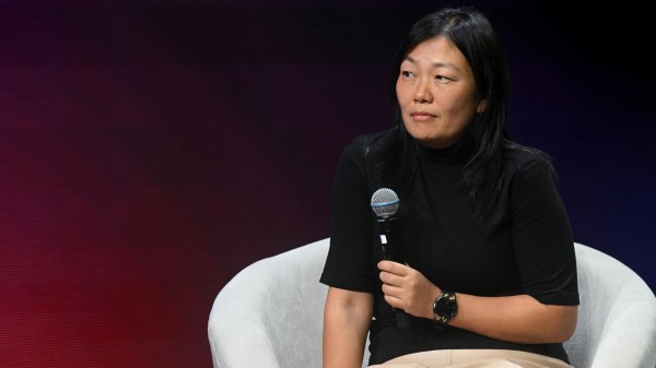 Основательница Wildberries Ким призвала журналистов не посещать склад в Шушарах Основательница Wildberries Ким призвала журналистов не посещать склад в Шушарах