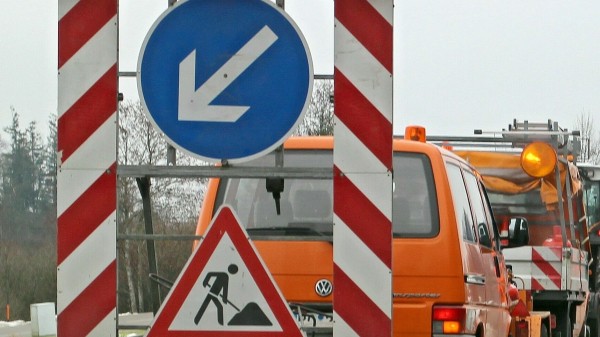 В трех районах Петербурга ограничат движение: Лопатина полностью закроют В трех районах Петербурга ограничат движение: Лопатина полностью закроют