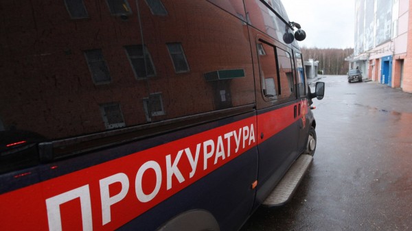 Прокуратура: на территории заброшенного завода в Петербурге нашли тело девушки