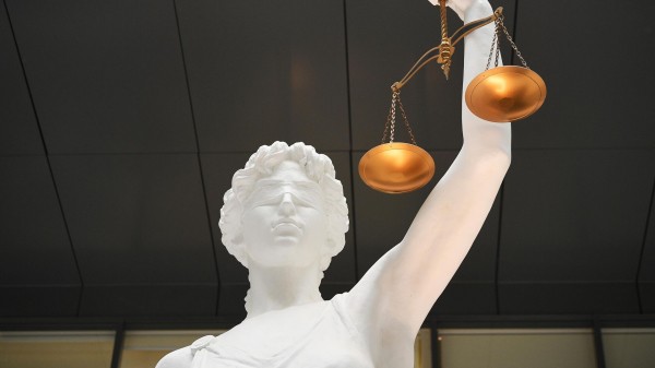 Суд в Петербурге арестовал главу строительных компаний по делу о мошенничестве
