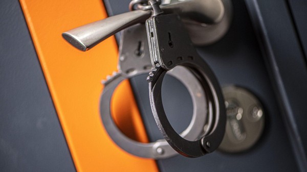 Суд в Петербурге отправил под стражу местного жителя по делу о подрыве опор ЛЭП Суд в Петербурге отправил под стражу местного жителя по делу о подрыве опор ЛЭП