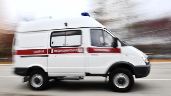 В Петербурге машину после столкновения отбросило на людей, пострадали 6 человек