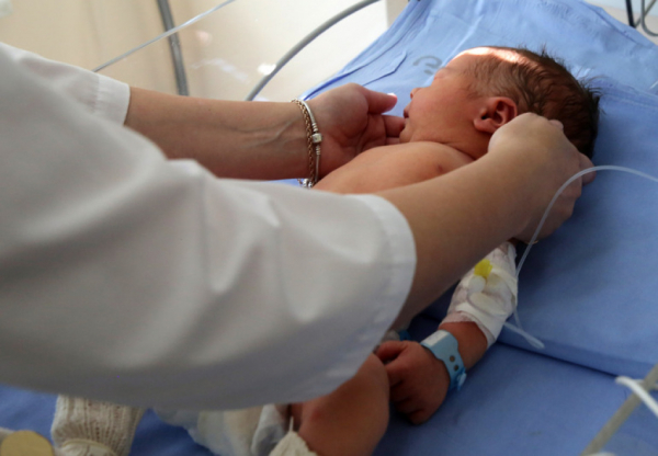 Унаследуют проблемную жизнь: ученые дали прогноз на будущее детей, родившихся после 2025 года