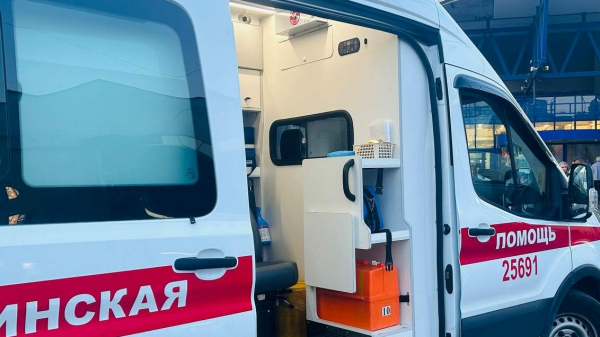 Петербургские фельдшеры спрятались в комнате на вызове из-за дебошира: сын мешал помогать своей матери Петербургские фельдшеры спрятались в комнате на вызове из-за дебошира: сын мешал помогать своей матери