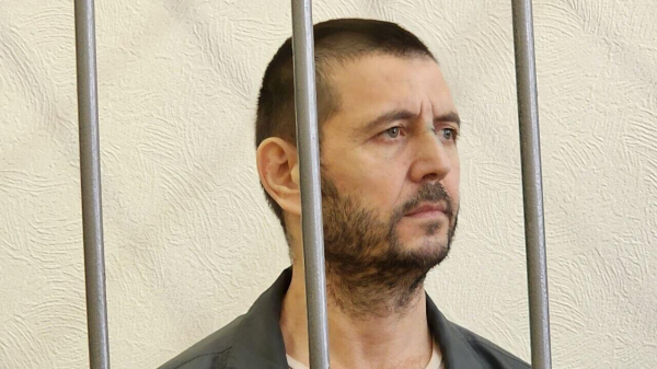 В Петербурге водителя упавшего в реку автобуса оштрафовали за резиновую квартиру
