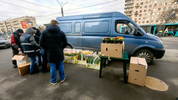ККИ оставил нелегальных торговцев без 1 тысячи букетов перед 8 Марта ККИ оставил нелегальных торговцев без 1 тысячи букетов перед 8 Марта