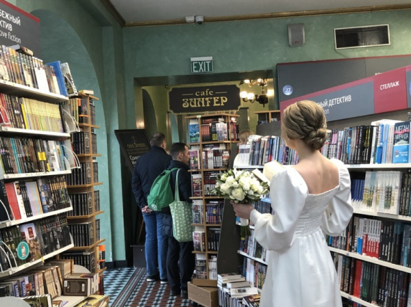 Олег Рой призвал сделать книги о Великой Отечественной «бестселлерами Победы» Олег Рой призвал сделать книги о Великой Отечественной «бестселлерами Победы»