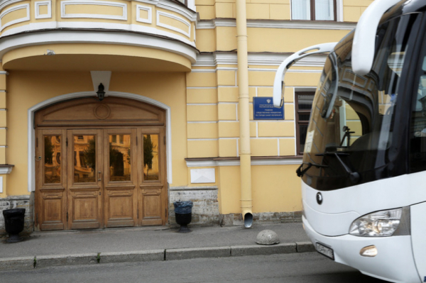 Подросток выстрелил в знакомую из аэрозольного пистолета в Невском районе