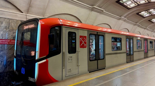 Половина составов «красной» линии петербургского метро состоит из «Балтийцев» — на линию вышел 34-й Половина составов «красной» линии петербургского метро состоит из «Балтийцев» — на линию вышел 34-й